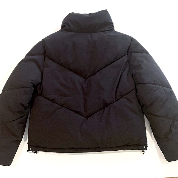 H&M Women’s Short Puffer Jacket - Picture 5 of 9